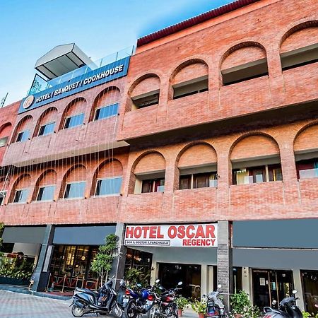 Hotel Oscar Regency Panchkula Esterno foto