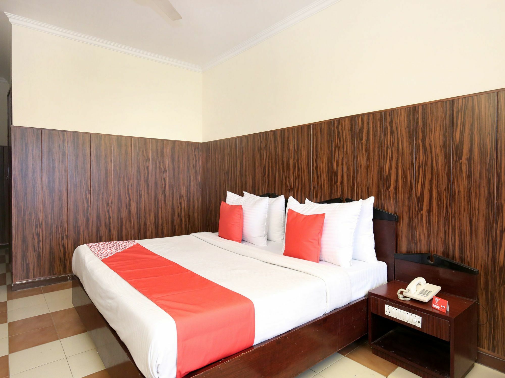 Hotel Oscar Regency Panchkula Esterno foto