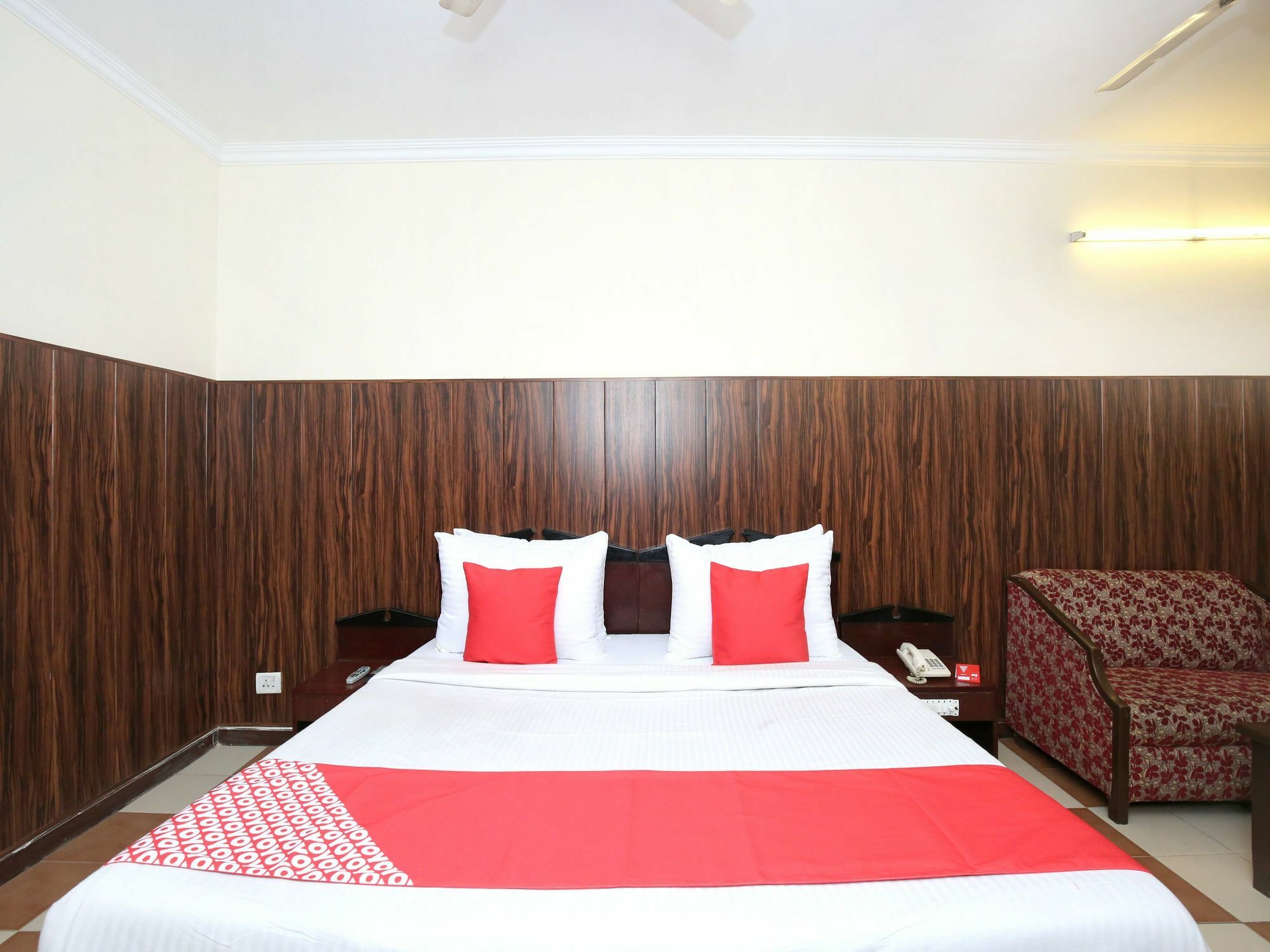 Hotel Oscar Regency Panchkula Esterno foto