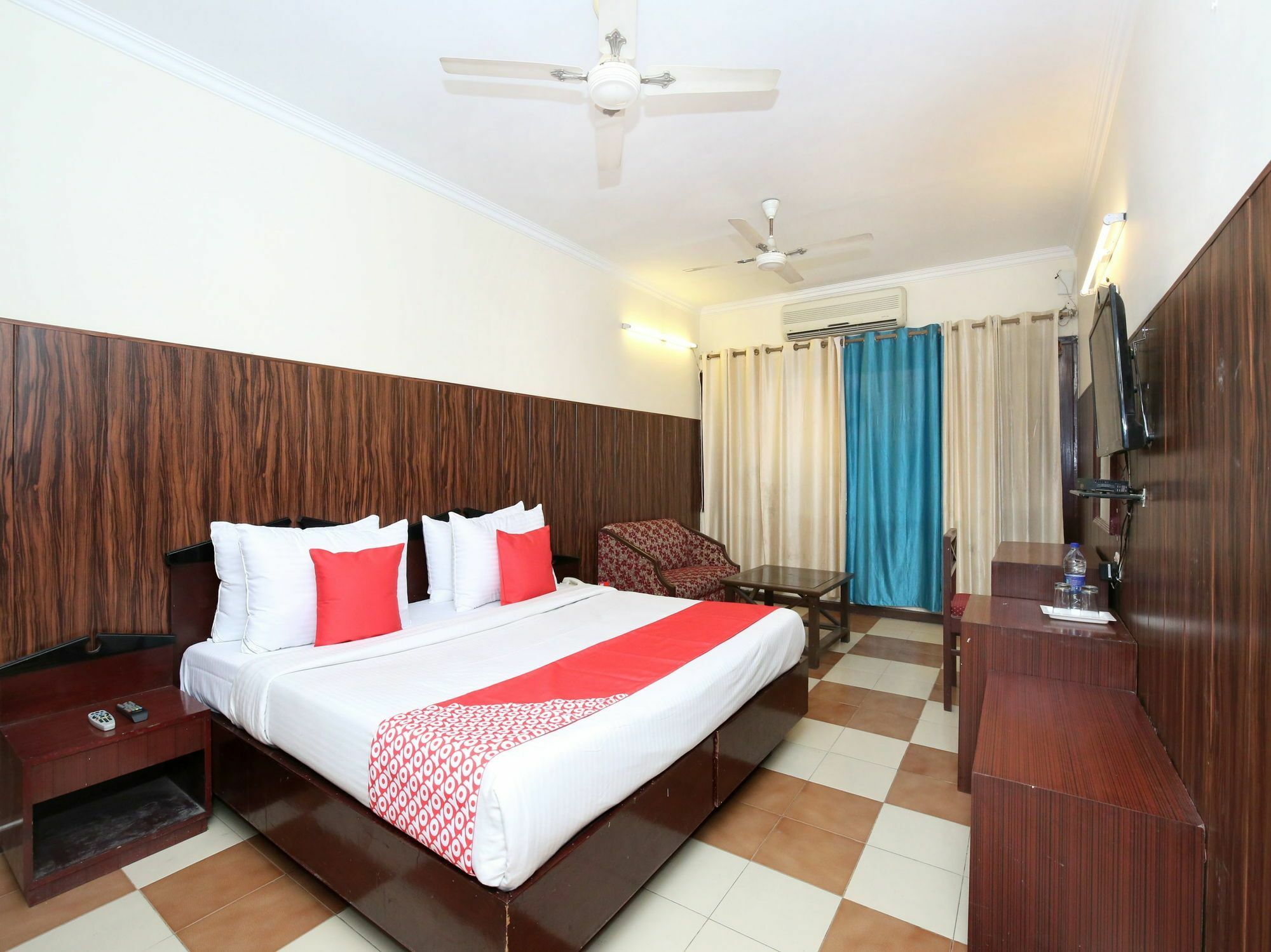 Hotel Oscar Regency Panchkula Esterno foto