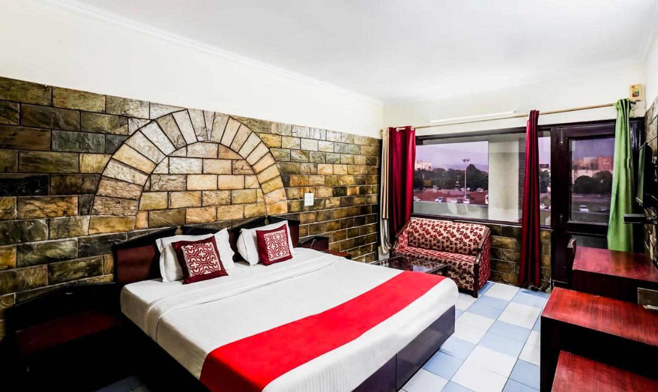 Hotel Oscar Regency Panchkula Esterno foto