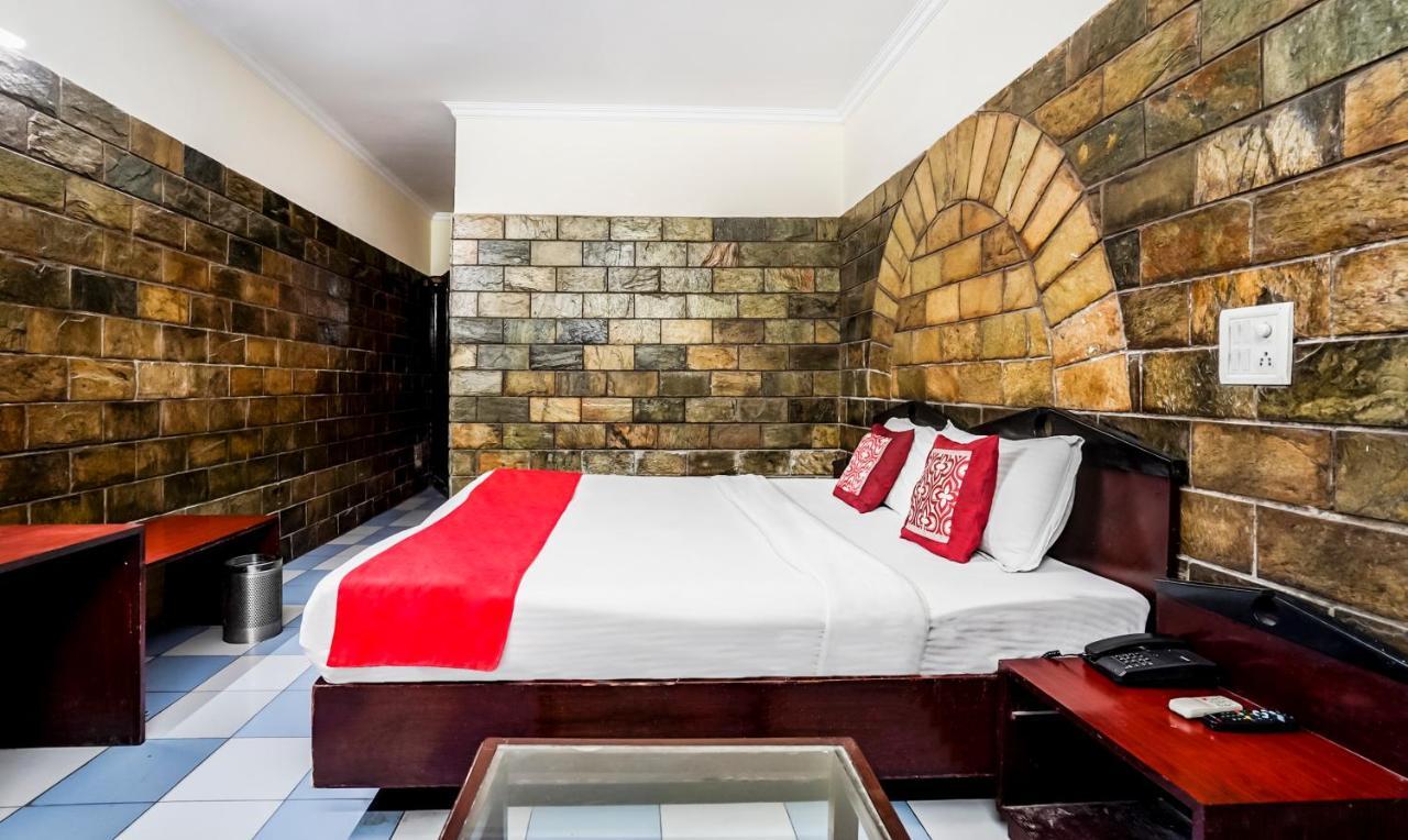 Hotel Oscar Regency Panchkula Esterno foto